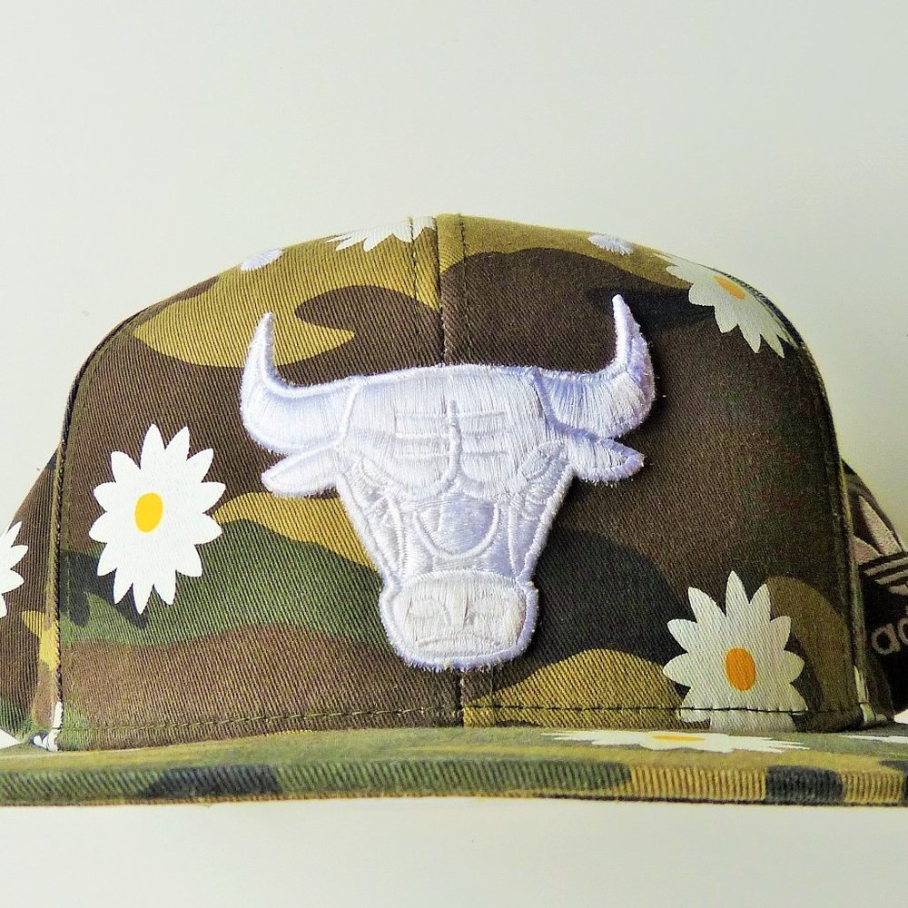 Chicago Bulls Adidas Snapback Hat – Daisy Edition